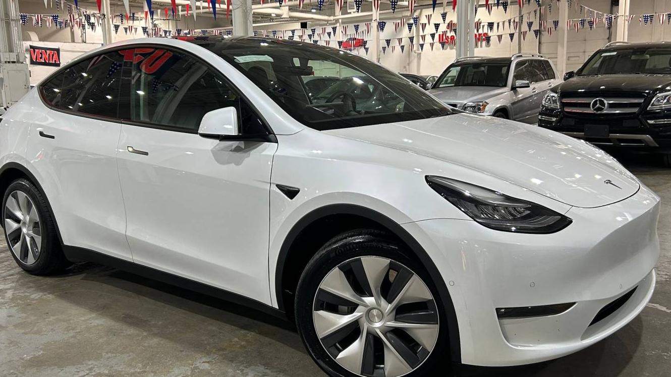 TESLA MODEL Y 2021 5YJYGAEE3MF145257 image